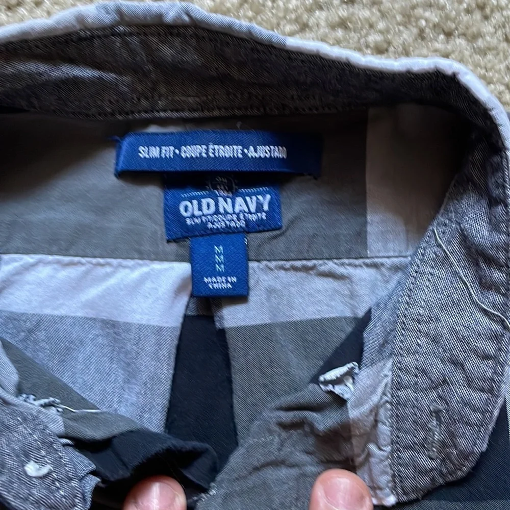 Old navy mens slim fit black white and gray Buffalo plaid button up size medium - Picture 3 of 3